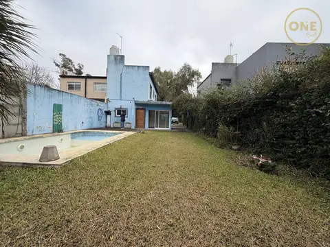 Casa 4 ambientes con 2 baños