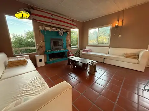Casa 5 ambientes con 3 baños