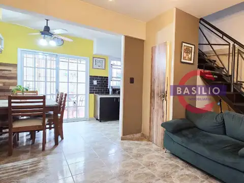 Depto Tipo Casa 4 ambientes con 1 baño