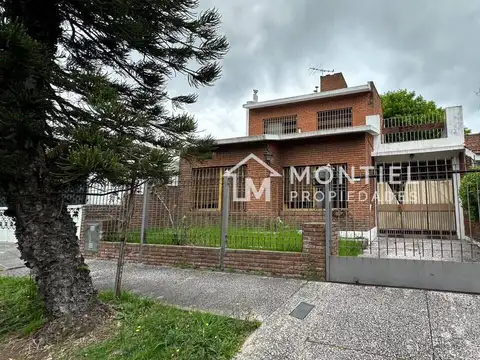 Casa Chalet  en Venta en Ciudad Jardin, Tres de Febrero, G.B.A. Zona Oeste
