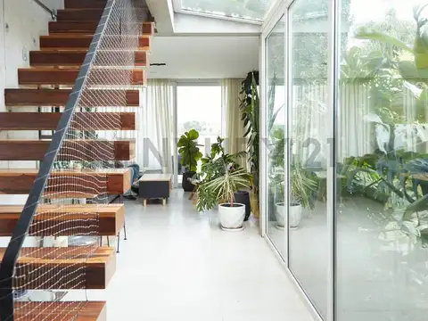 Casa en Venta con 4 cocheras