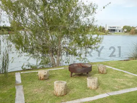 Casa en Venta en Barrio el Cazador, USD 420.000