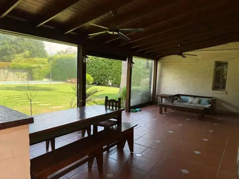 ALQUILER CASA EN BARRIO GALÁPAGOS CON JARDÍN 7 AMB