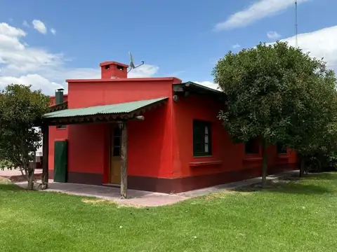 OPENHOUSE alquila hermosa casa en zona de bodegas, Chacras de Coria