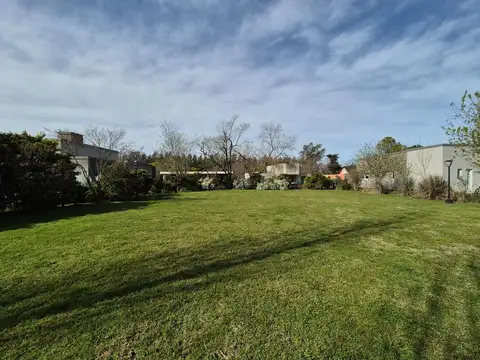 Terreno en Venta en El Nacional Club de Campo, USD 59.000