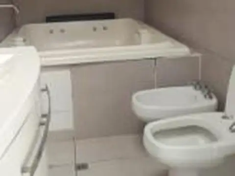 Casa en venta - 5 Dormitorios 3 Baños - Córdoba