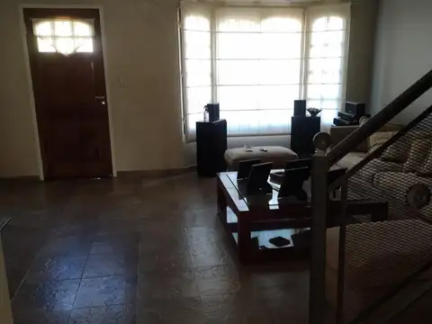 EN VENTA TRIPLEX EN CIUDAD JARDIN EN UNA DE LAS MEJORES ZONAS SOBRE LOTE DE 5 X 30M - FICHA 8712