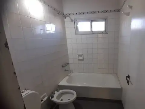 VENTA CASA 4 AMBIENTES EN QUILMES