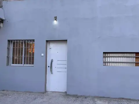 Depto Tipo Casa en Alquiler en Villa Ballester, $ 450.000