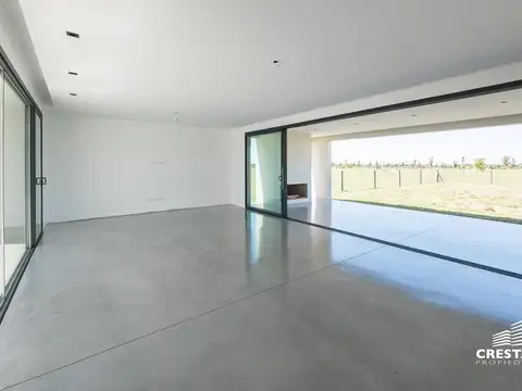 Casa 6 ambientes con 2 baños