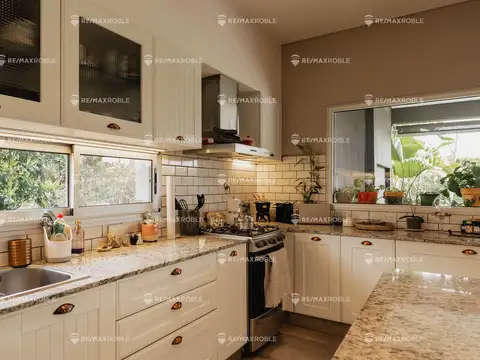 Casa 5 ambientes con 3 baños