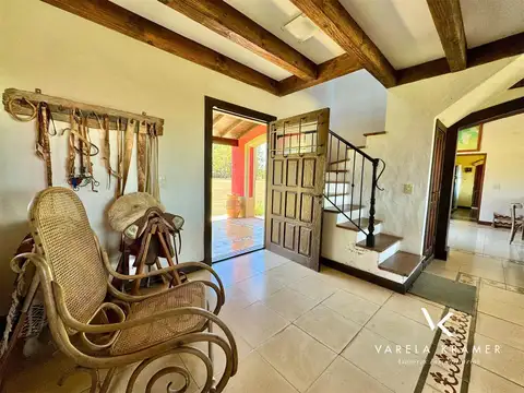 Casa 6 ambientes con 4 baños