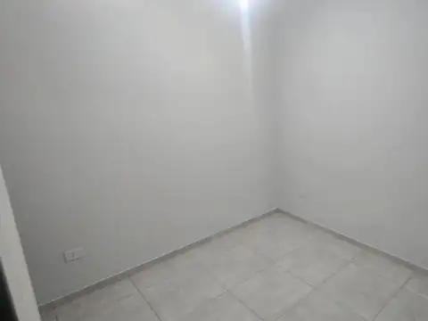 Departamento en Alquiler en Jose Leon Suarez, $ 430.000