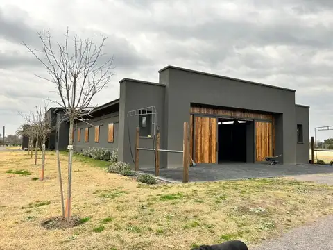 Caballeriza de categoría en venta -Haras Argentino Farm Club
