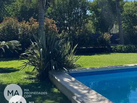 Casa en Venta con 4 cocheras