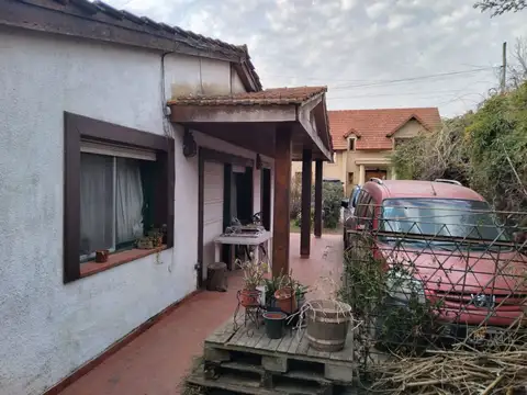Casa 3 ambientes con 2 baños