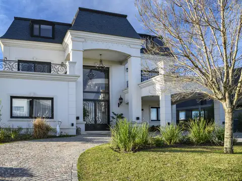 Venta Casa estilo Francés al Lago 8 Ambientes en Muelles Puertos