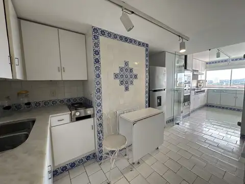 Departamento en Venta en Playa Mansa, USD 690.000