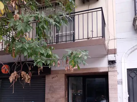 Villa Urquiza Av Olazabal 5600 3 ambientes contra frente con balcón cocina separada baño completo lavadero independiente muy buen estado