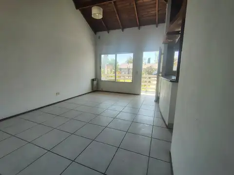 Departamento en Alquiler en Pilar, $ 640.000