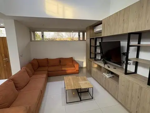 Casa en Alquiler al Este