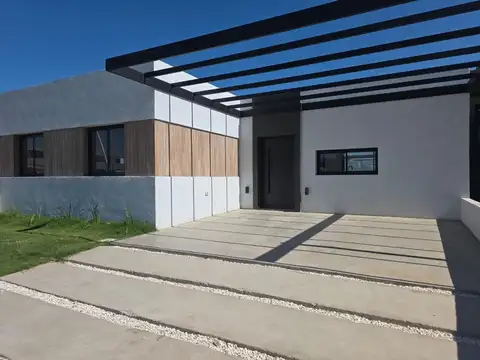 VENTA CASA 3 DORMITORIOS 2 BAÑOS RINCONES DE MANANTIALES