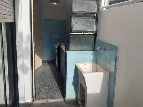 Avenida Teniente General Donato Álvarez 1200, Piso P.B