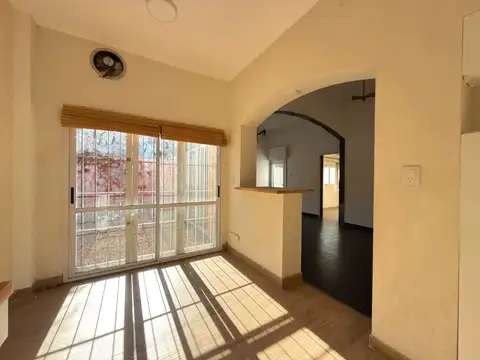 Depto Tipo Casa en Alquiler de 4 ambientes