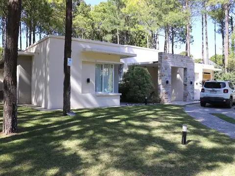 HERMOSA CASA 4 DORMITORIOS (PILETA CLIMATIZADA) Seleme 940 - Pinamar