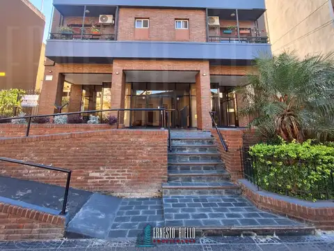9 De Julio 200, Piso 1