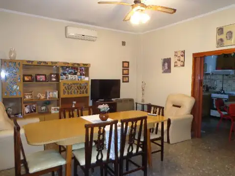 Casa 3 ambientes con 2 baños