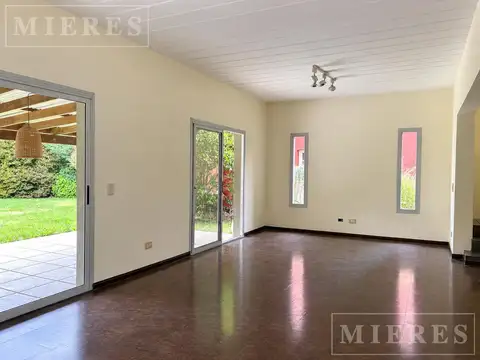 Casa en Alquiler de 3 dormitorios