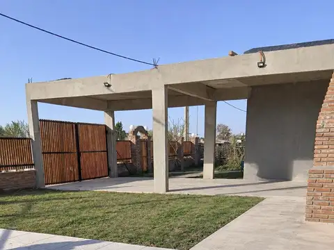 Casa 2 ambientes con 1 baño