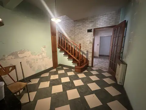 CASA 4 AMBIENTES/ AMPLIO QUINCHO CON PARRILLA/COCHERA CUBIERTA