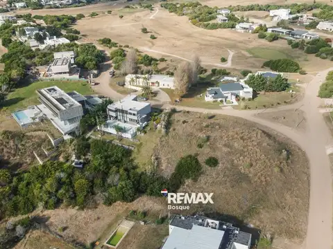 VENTA DE LOTE EN EL BARRIO GOLF DE COSTA ESMERALDA