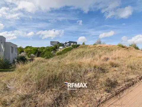 VENTA DE LOTE EN EL BARRIO GOLF DE COSTA ESMERALDA