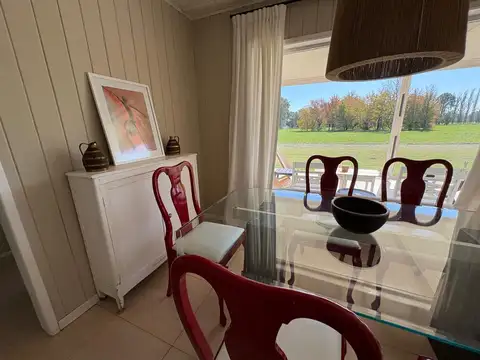 Casa 3 ambientes con 2 baños