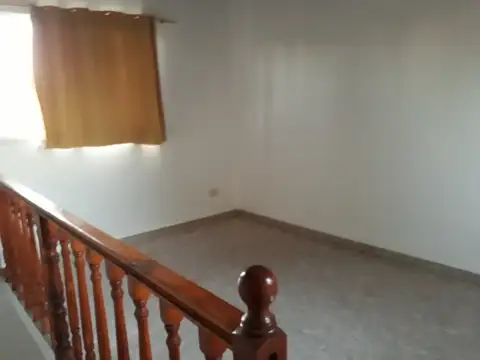 Triplex 3 dormitorios y 2 baños DETALLES DE CATEGORIA