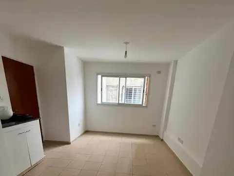 VENTA MONOAMBIENTE SOBRE PLAZA ESQUIU - GRAL PAZ