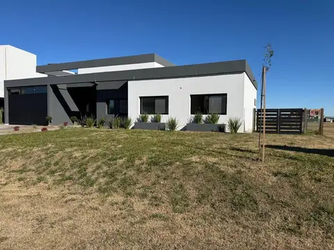 casa en Barrio Principado San Vicente