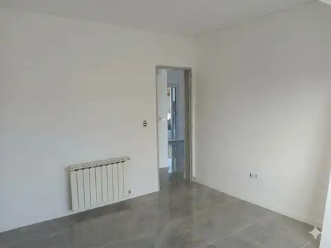 Casa en Alquiler con 2 cocheras
