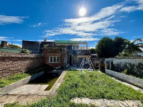 Venta Casa a Reciclar con patio, pileta y garaje – Gran Potencial. Cañada de Gomez, Santa Fe.
