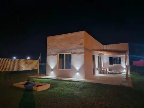 Casa 3 ambientes con 1 baño