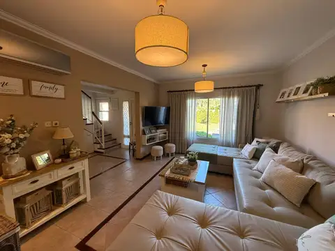 Casa en alquiler en Bella Vista
