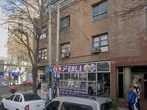 Consultorio-oficina en venta aa mts Est. Lanús E
