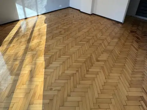 Departamento 8 ambientes con 2 baños