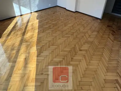 Departamento 8 ambientes con 2 baños