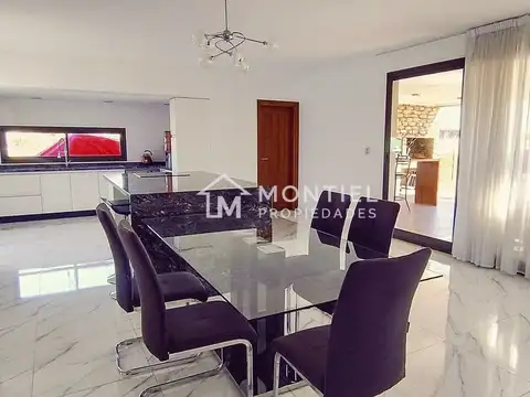 Casa 4 ambientes con 3 baños