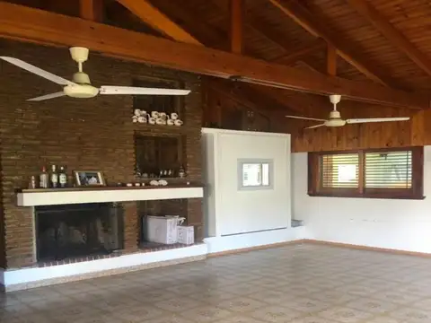 Casa 4 ambientes con 3 baños