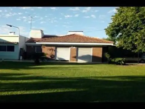 Avenida Almirante Brown 400